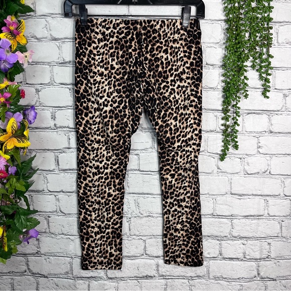 §🌸5/$25🌸One Blonde One Brunette Leopard Printed Cropped Leggings Size S/M - Picture 5 of 16